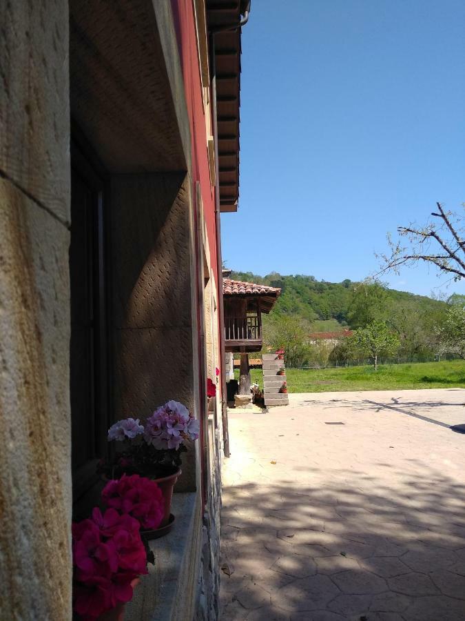Apartamentos Prestin Onís Buitenkant foto